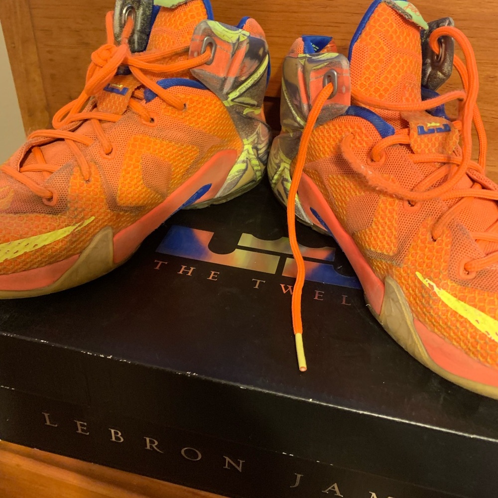 Lebron 12 - Picture 4 of 5